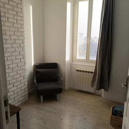 Apartment F2